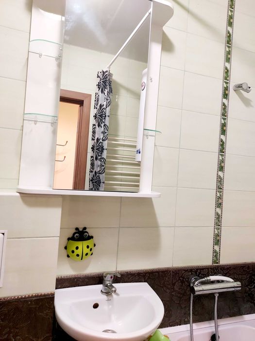 метро Дорогожичі,вул.Рилеева 25. Подільский район.