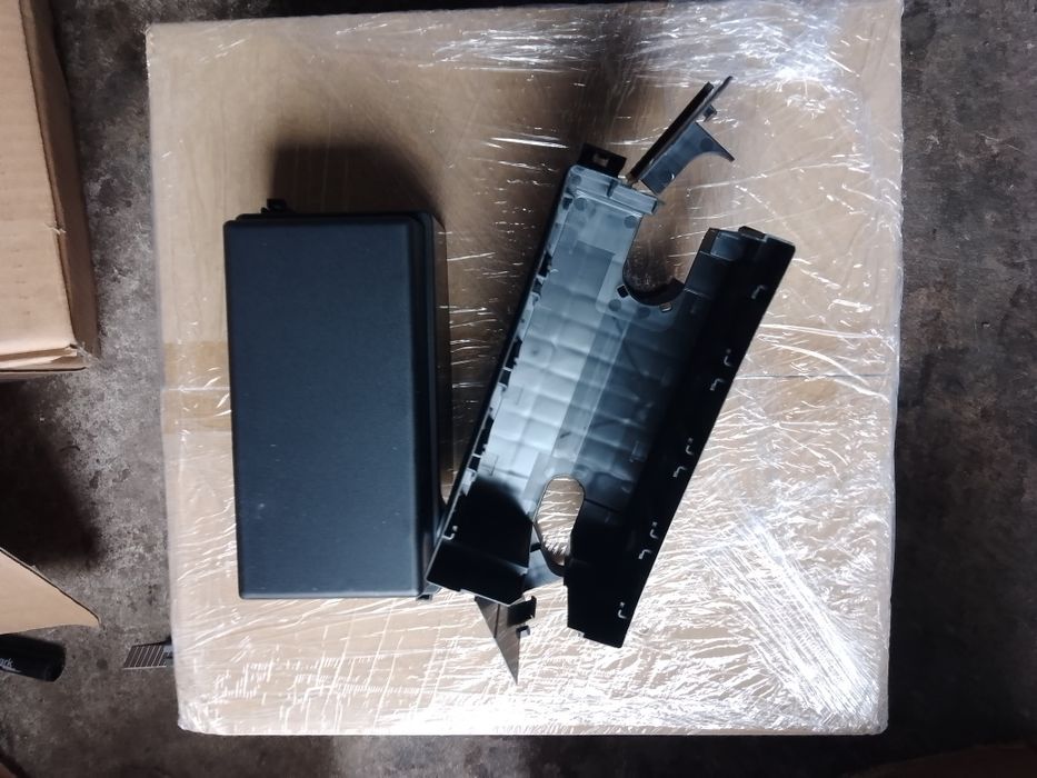 Корпус блока реле  nissan rogue t33,mitsubishi outlander 4,ariya