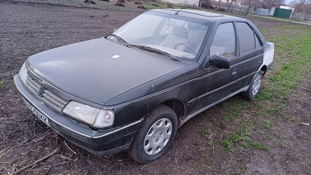 Пежо 405.  двигун 1.6 в хорошому стані