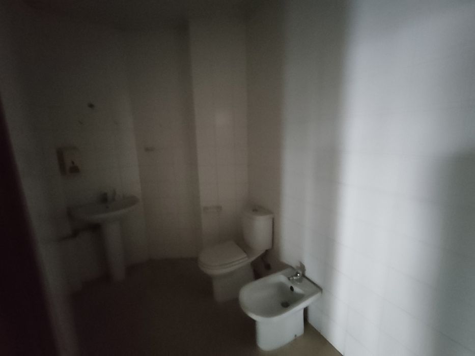 Vende-se ou arrenda-se espaço comercial 200m2