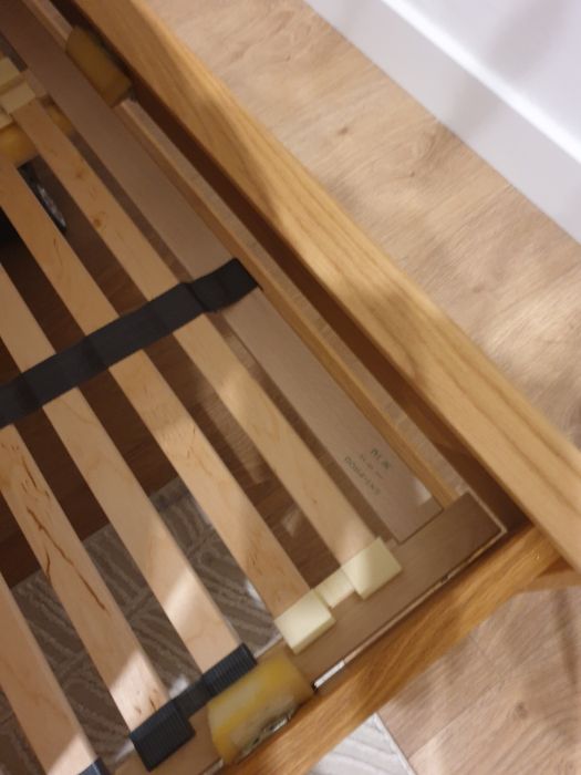 Łóżko dębowe firmy Zych Meble model Adria ze stelażem materac 140cmx20