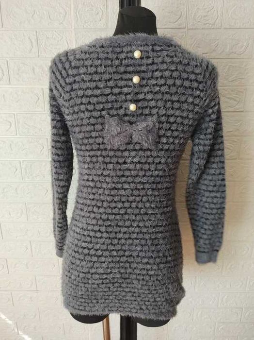Sweter rozmiar m cena 9 zł