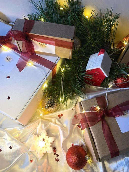 Подарунковий бокс -крем-мед, чай, аромасаше