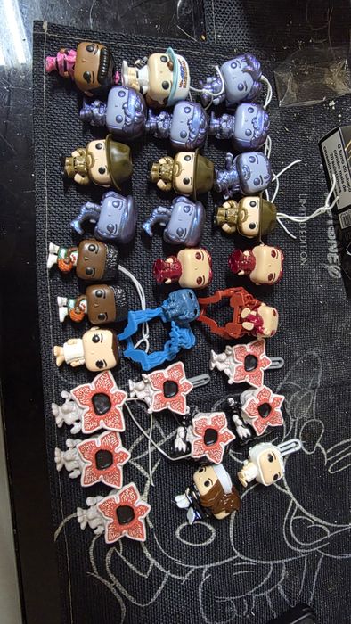 Bonecos strange things