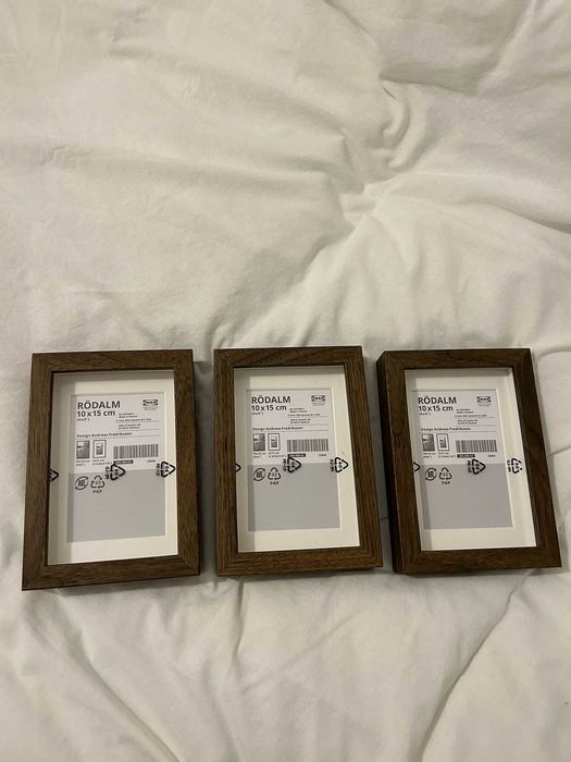 Molduras efeito nogueira IKEA