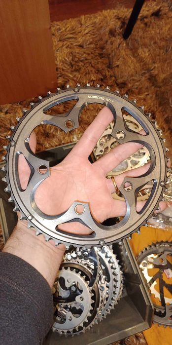 Vários pratos para pedaleiras