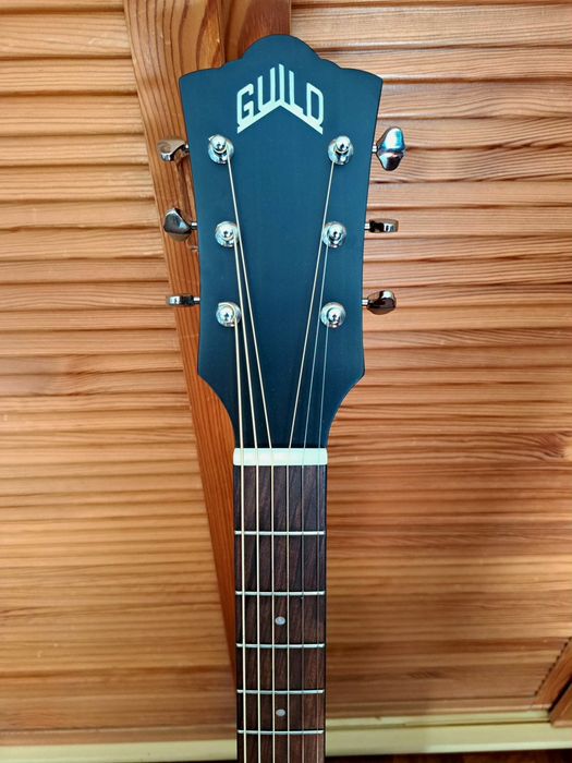 Guitarra Guild OM-240E Acústica (Como Nova )