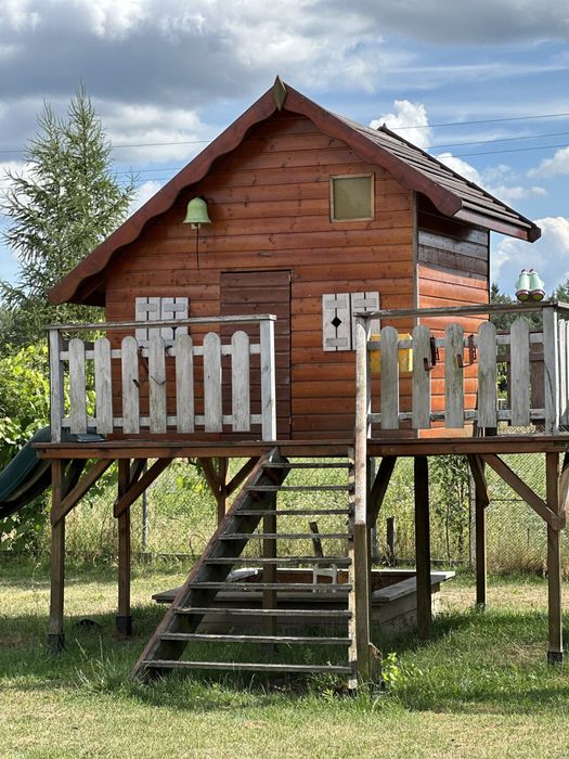 Duży drewniany domek dla dzieci + zjeżdzalnia i akcesoria