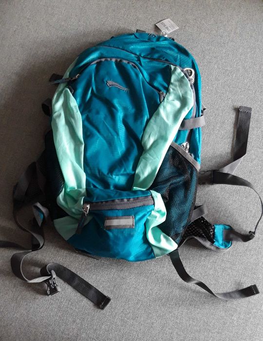 Mochila de trekking, caminhada, montanhismo - Artigo NOVO.
