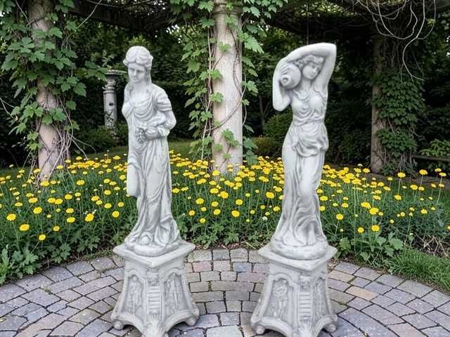 Figura ogrodowa  gracje z filarami