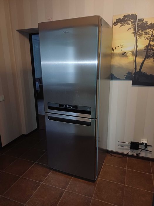 Холодильник Whirlpool