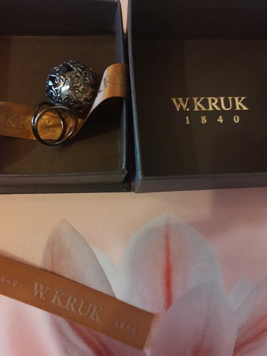 W. Kruk  pierścionek