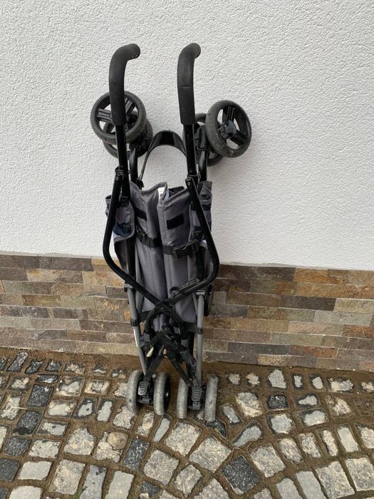 Прогулянкова коляска