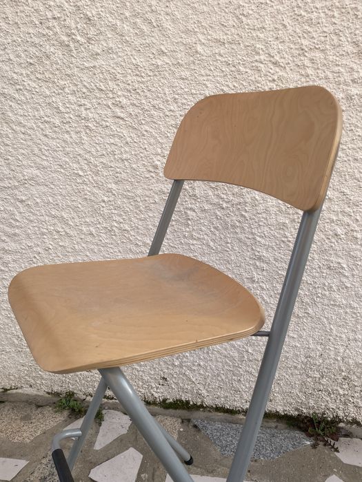 2 Cadeiras altas (dobra para fechar)