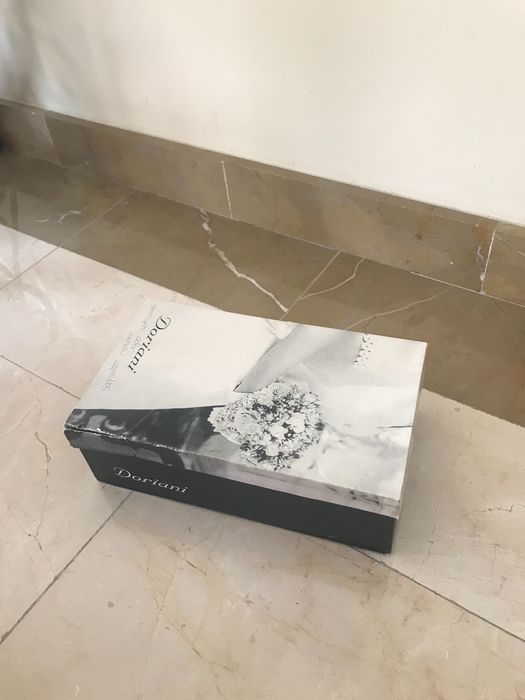 Sapatos de noiva Doriani em bom estado