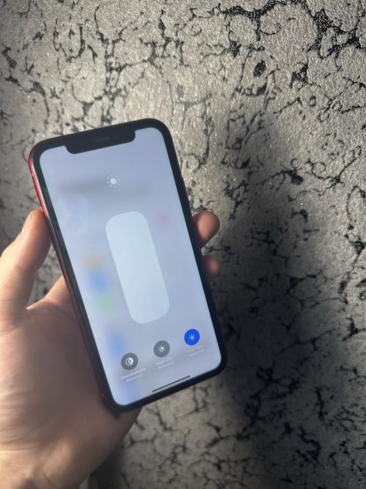 Продам айфон 11 в хорошому стані