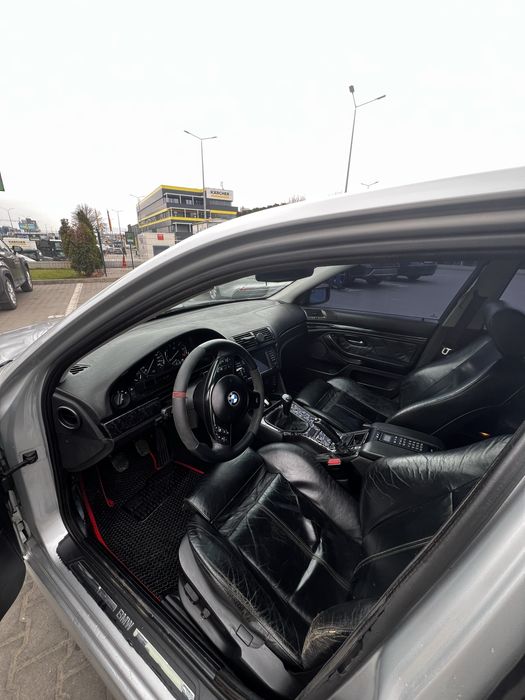 Продам BMW e39 523i