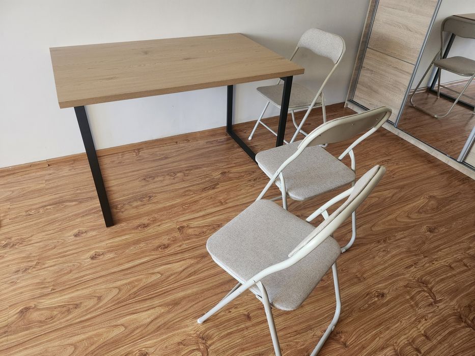 Sofa + stół 120x80 + 3 krzesła składane