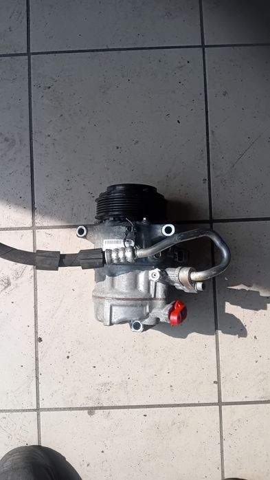 Mercedes w205 w212 pompa klimatyzacji z mocowaniem demontaż