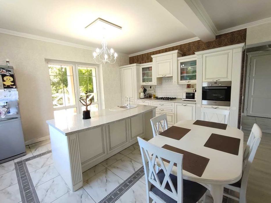 Продається сучасний будинок на вул. Сокирянська (ближня Роша)