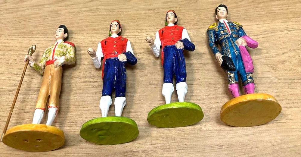 Toureiros e campinos em faiança, 15 cm