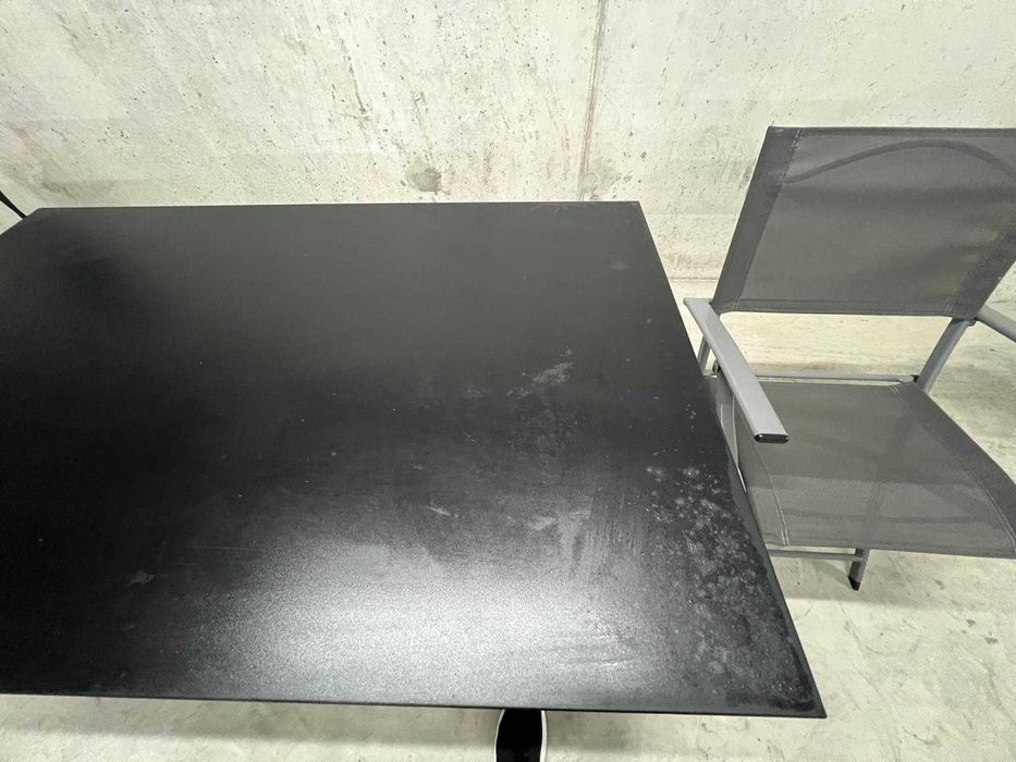 Conjunto varanda: mesa + 2 cadeiras dobráveis metálicas