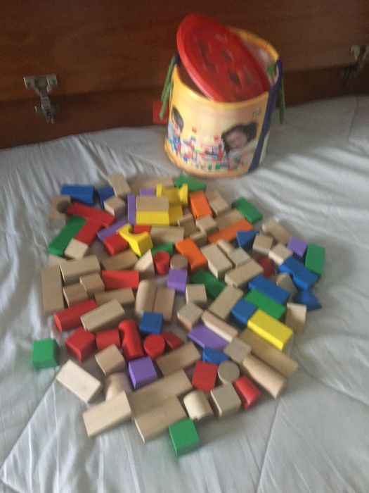 Legos em madeira