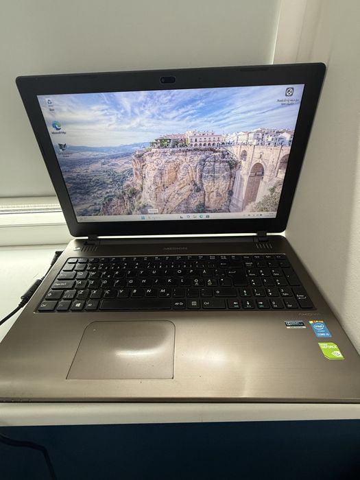 Laptop Medion Akoya P6647 | Intel i5 | 8 GB RAM | 120 GB | GeForce | 15,6”