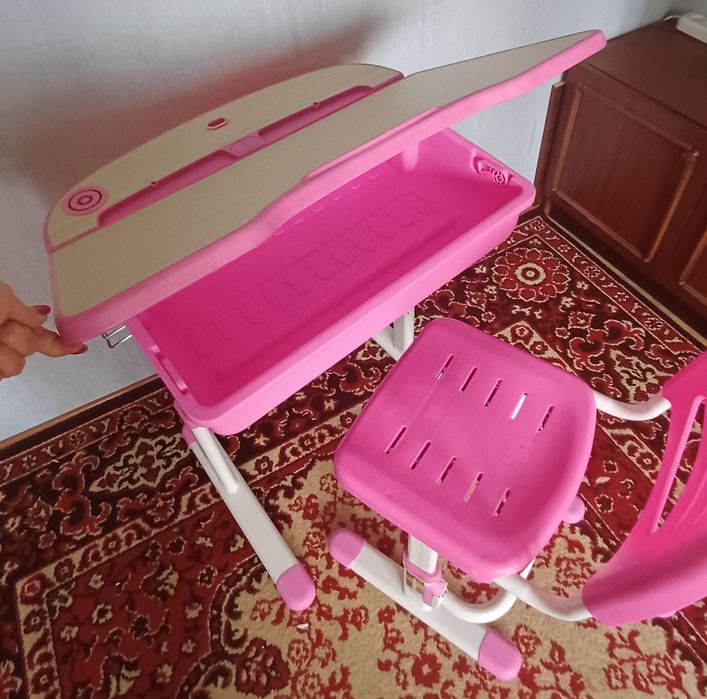 Продам дитячу парту