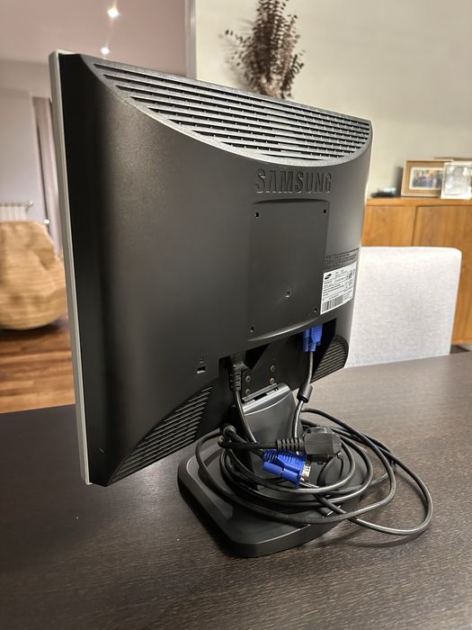 Monitor Samsung SyncMaster 701N (17’’)