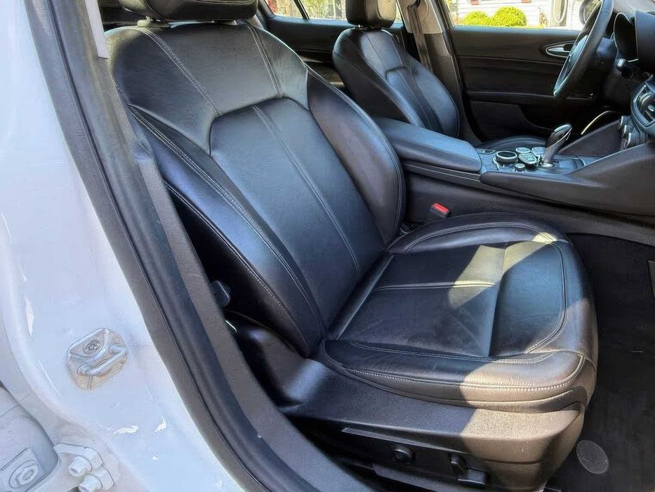 Alfa Romeo Giulia      2018