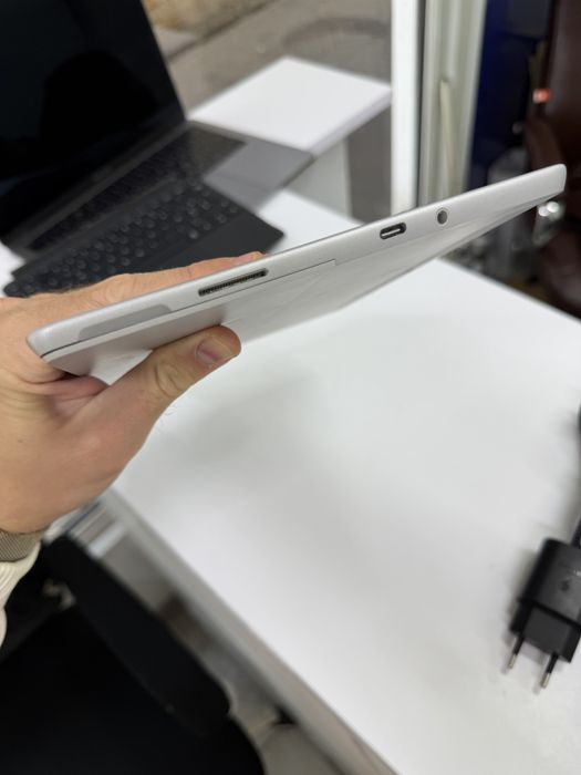 Microsoft Surface go 2 4/64 с клавиатурой