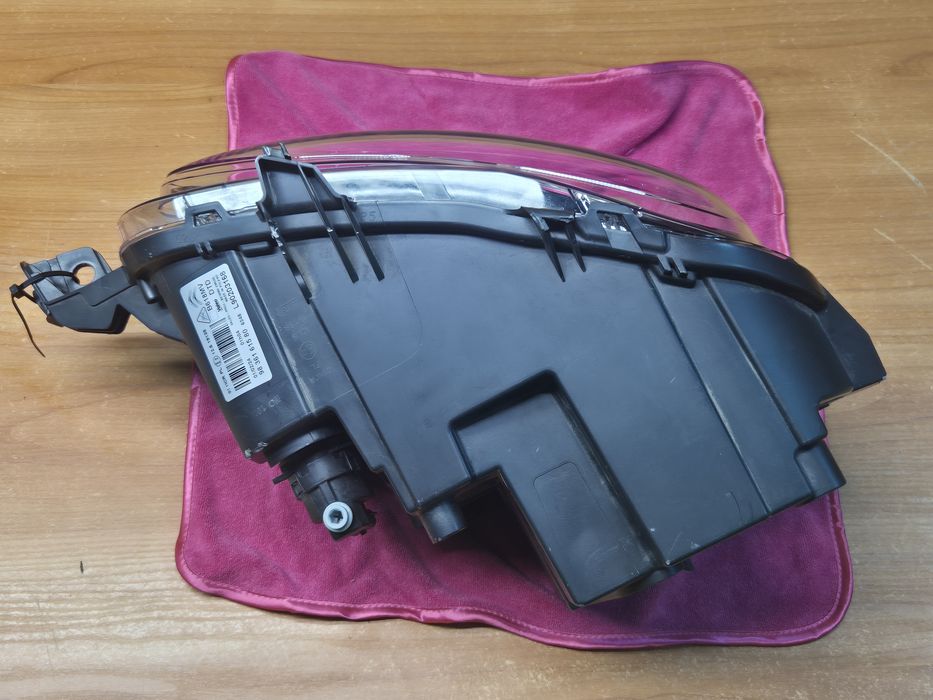Citroën C3 lift lampa prawa przednia OEM EU Led Vision