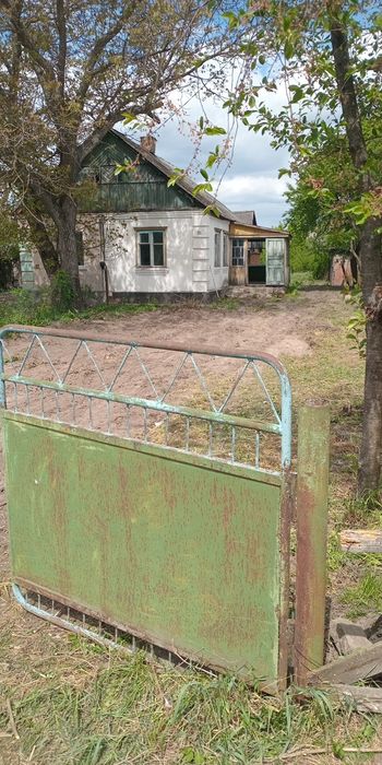 Терміново продам пів будинку