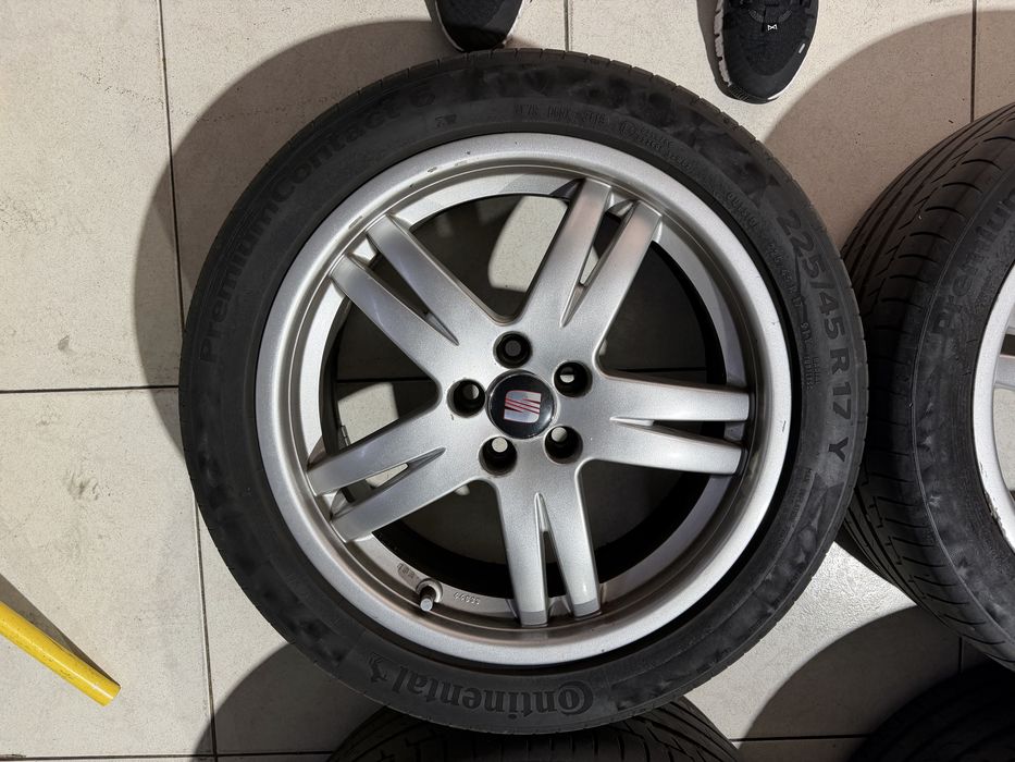 Jantes Seat R17 C/pneus 5x100