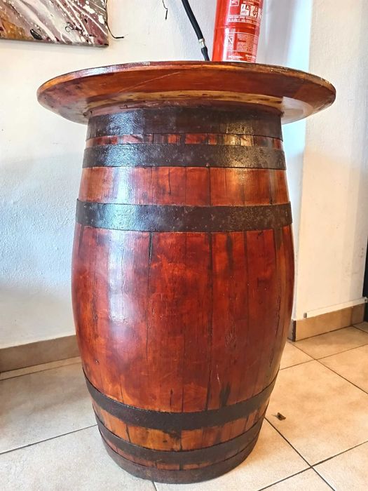 Barris com tampo de mesa ideal para bar ou casa