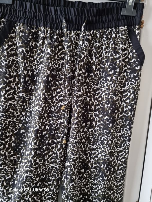 Calças acetinadas animal print