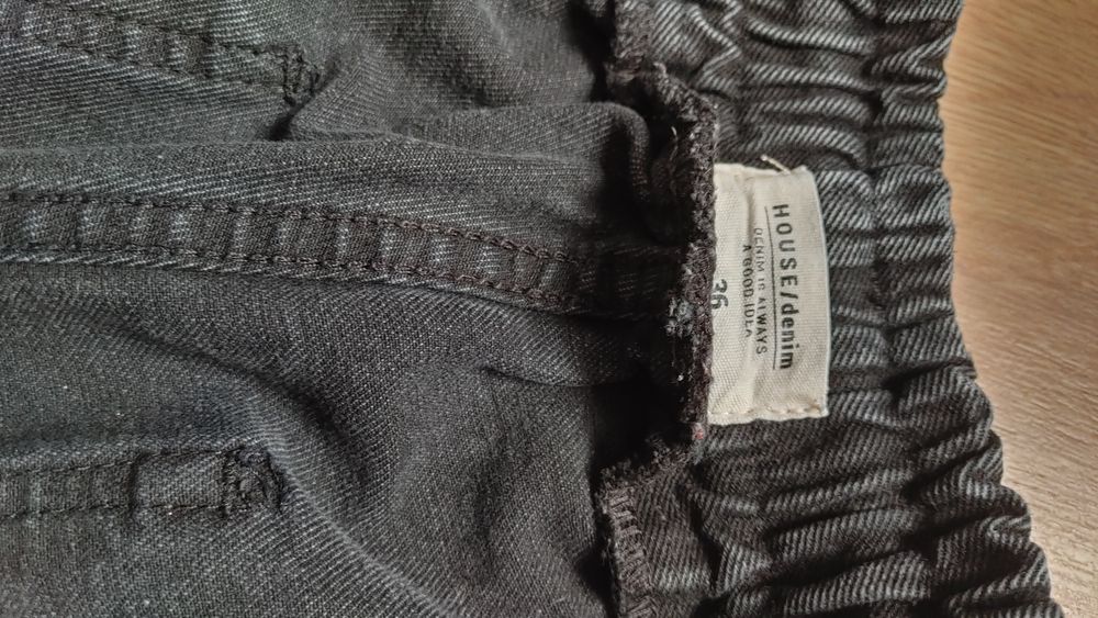 Dżinsy House 36 z gumką