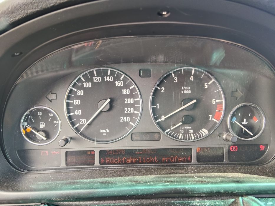 Sprawny Licznik piksele duże obc 341 tys BMW E39 benzyna automat