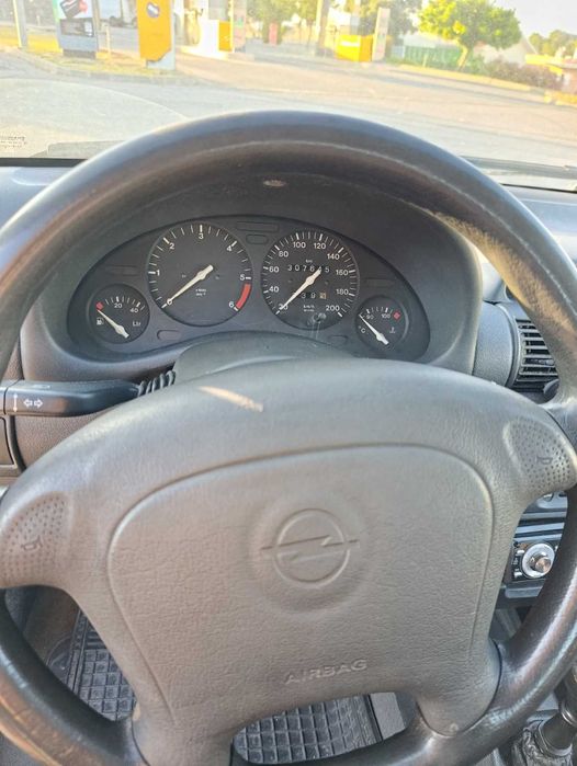 Opel Corsa 1.5TD Sport c/direção assistida — photo 2