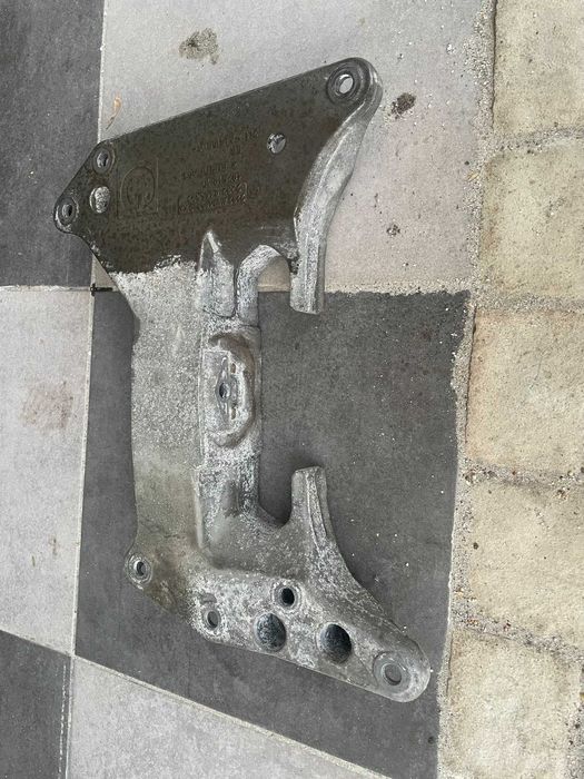 Кронштейн акпп BMW X3 G01 22329485332 22326861583