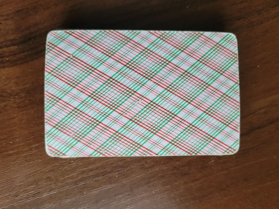 Продаються гральні карти