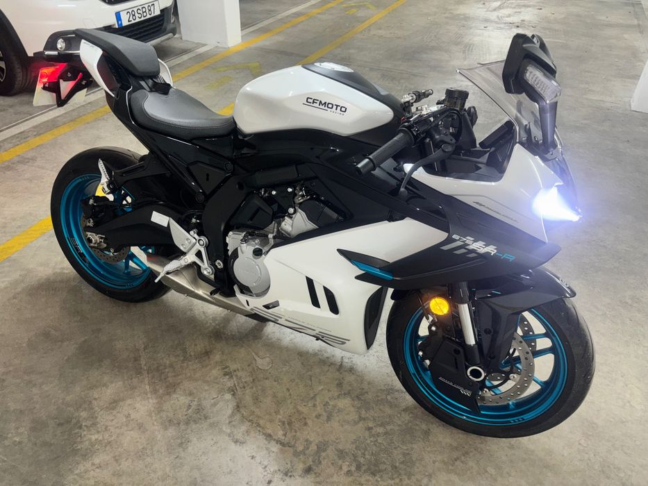 CF - MOTO 675 SR-R | Apenas 1094km|