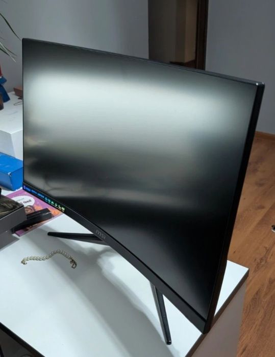 Monitor MSI g27 C4 165hz