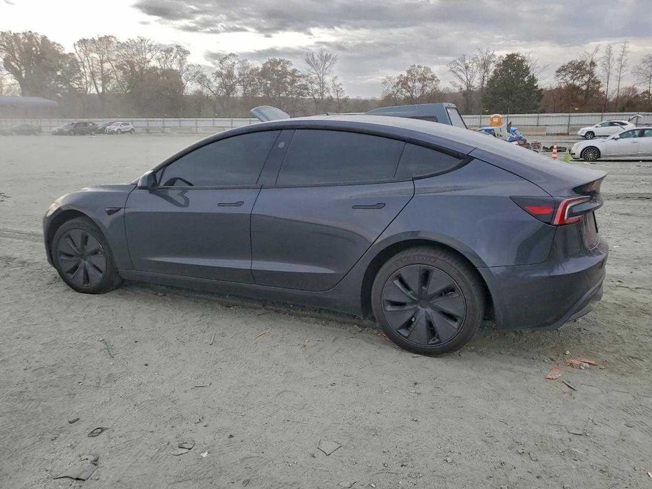 Tesla Model 3 2025