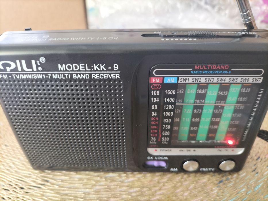 Radio tranzystorowe na baterie.