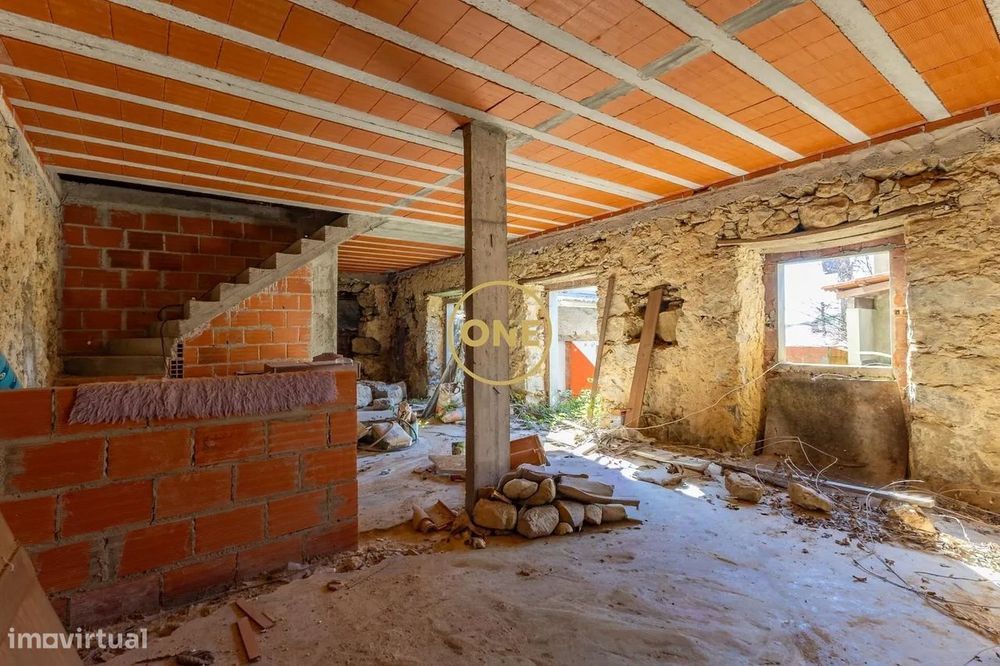Moradia com Projeto Aprovado e Licença a Pagamento