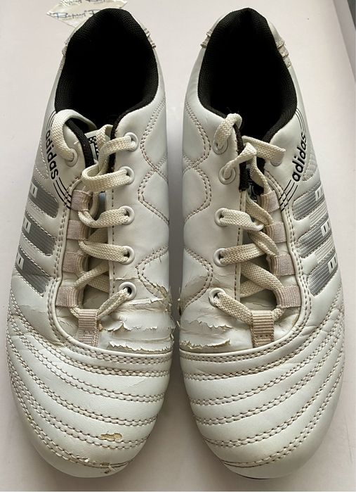 Футзалки adidas.