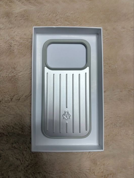 Capa RIMOWA IPhone 17 Pro