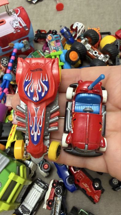 машинки  Hot Wheels